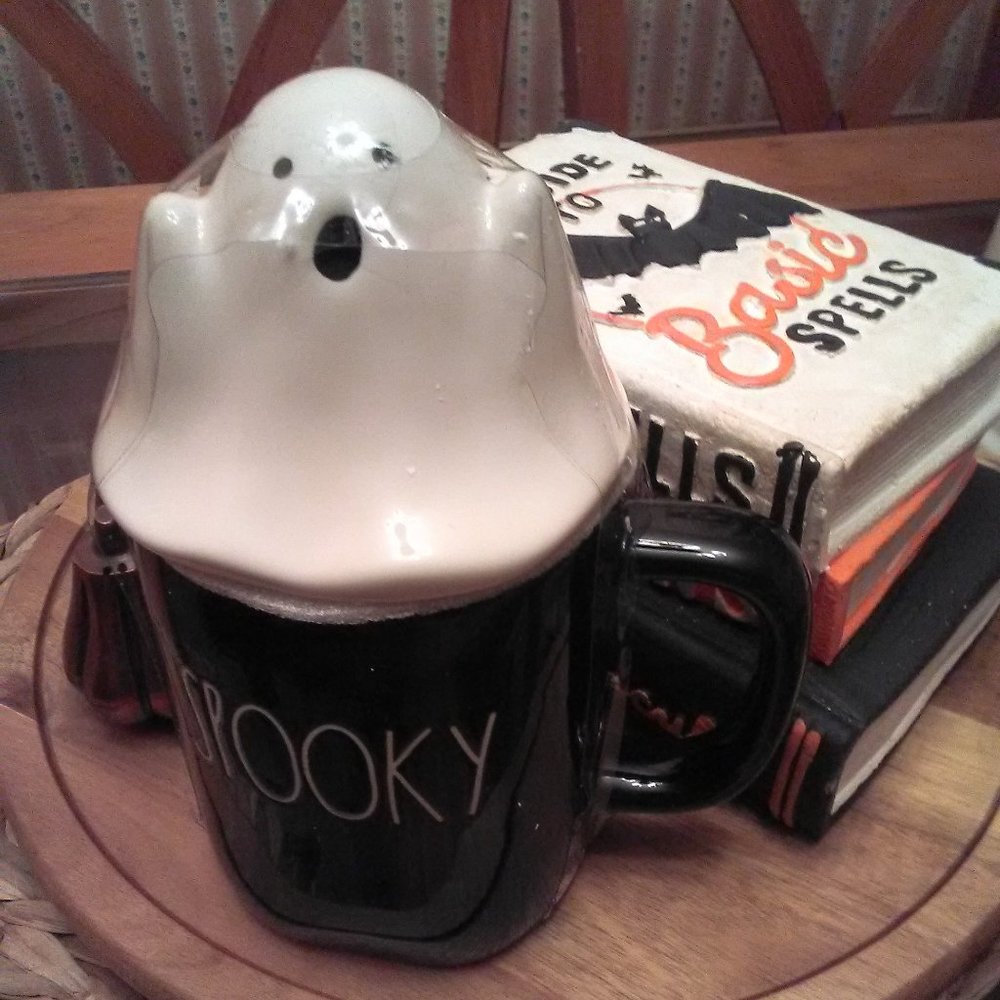 BNIB RAE DUNN Spooky Ghost Mug with Topper